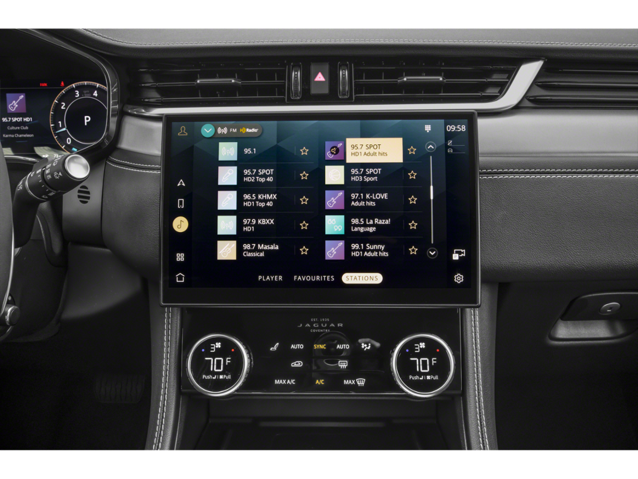 2025 Jaguar F-PACE R-Dynamic S - Photo 10