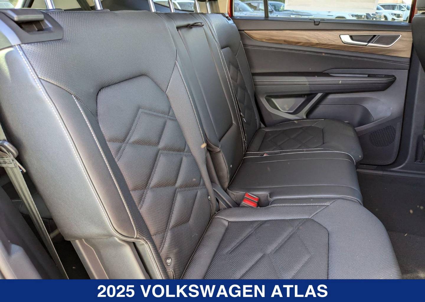 2025 Volkswagen Atlas SE w/Tech - Photo 20