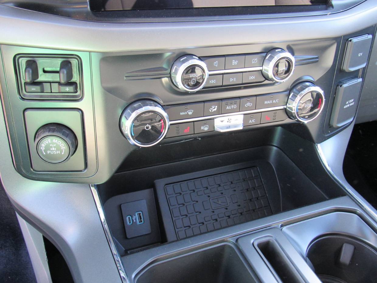 2024 Ford F-150 XLT - Photo 17