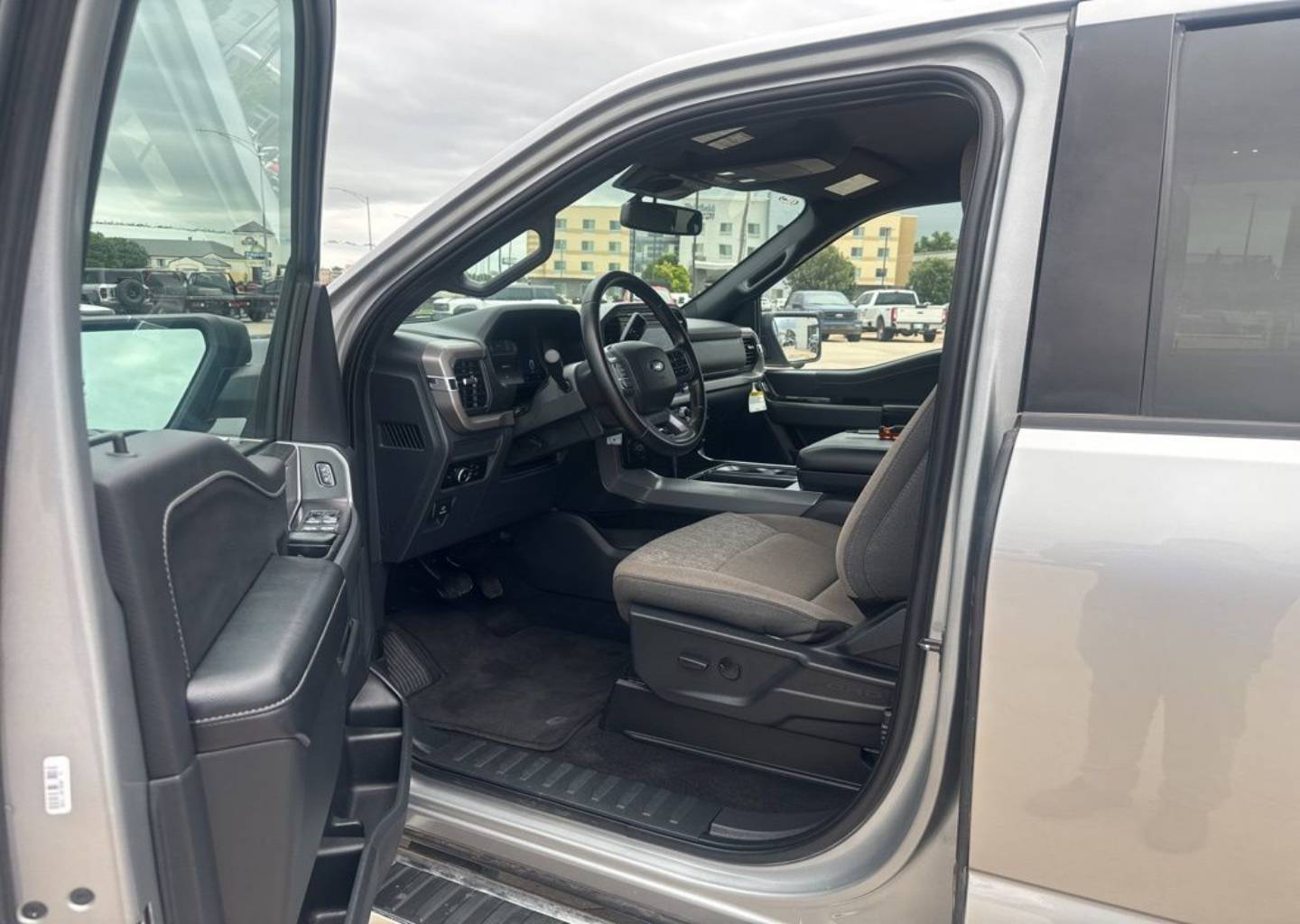 2024 Ford F-150 XLT - Photo 9