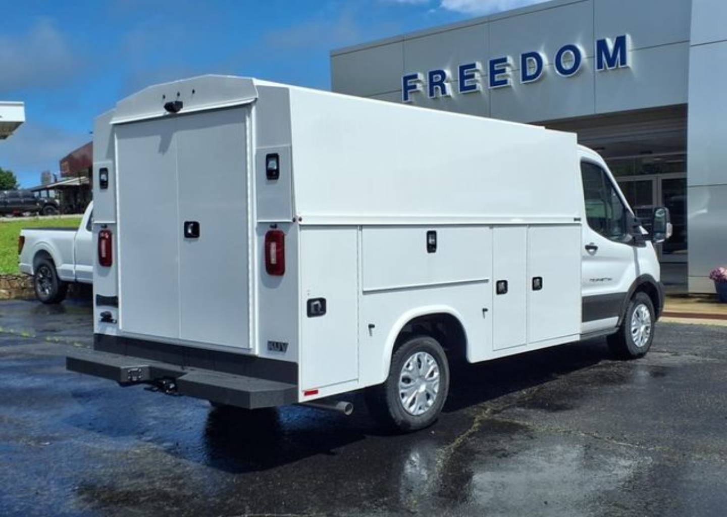 2024 Ford Transit Cutaway Base - Photo 7
