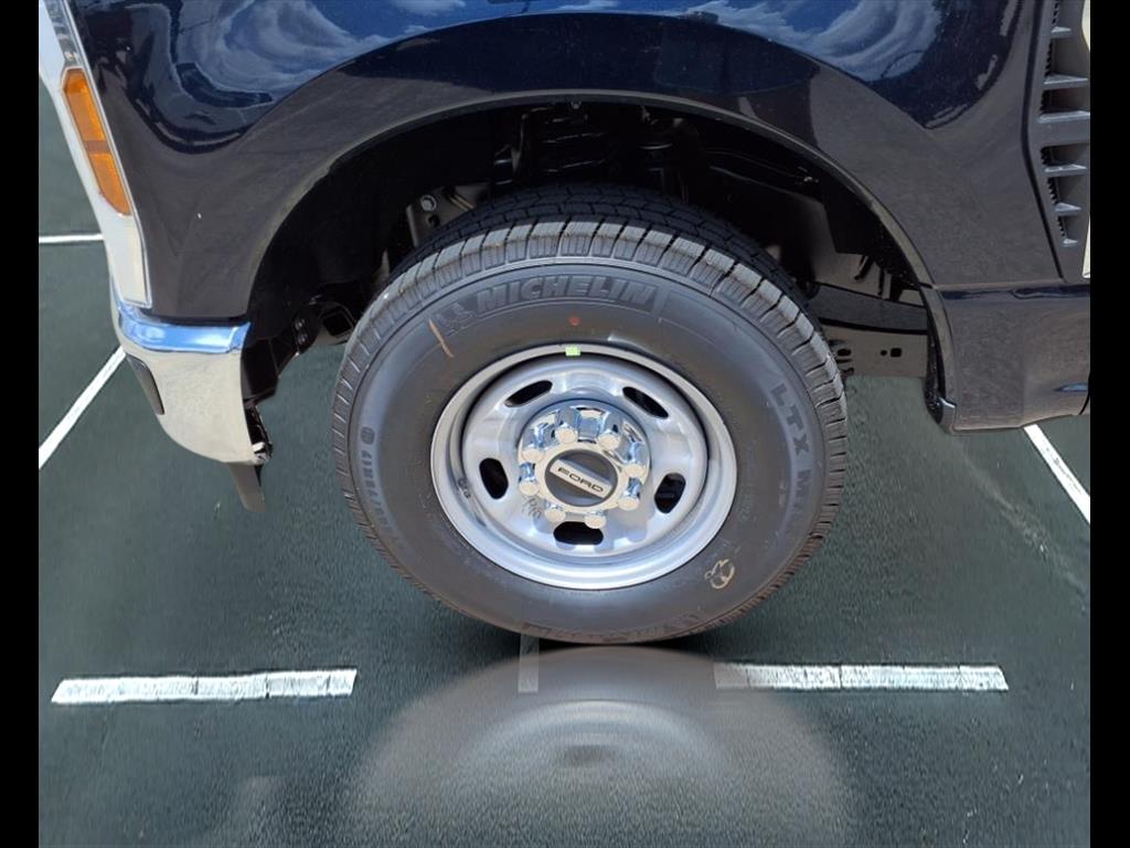 2025 Ford F-250 Super Duty XL - Photo 24