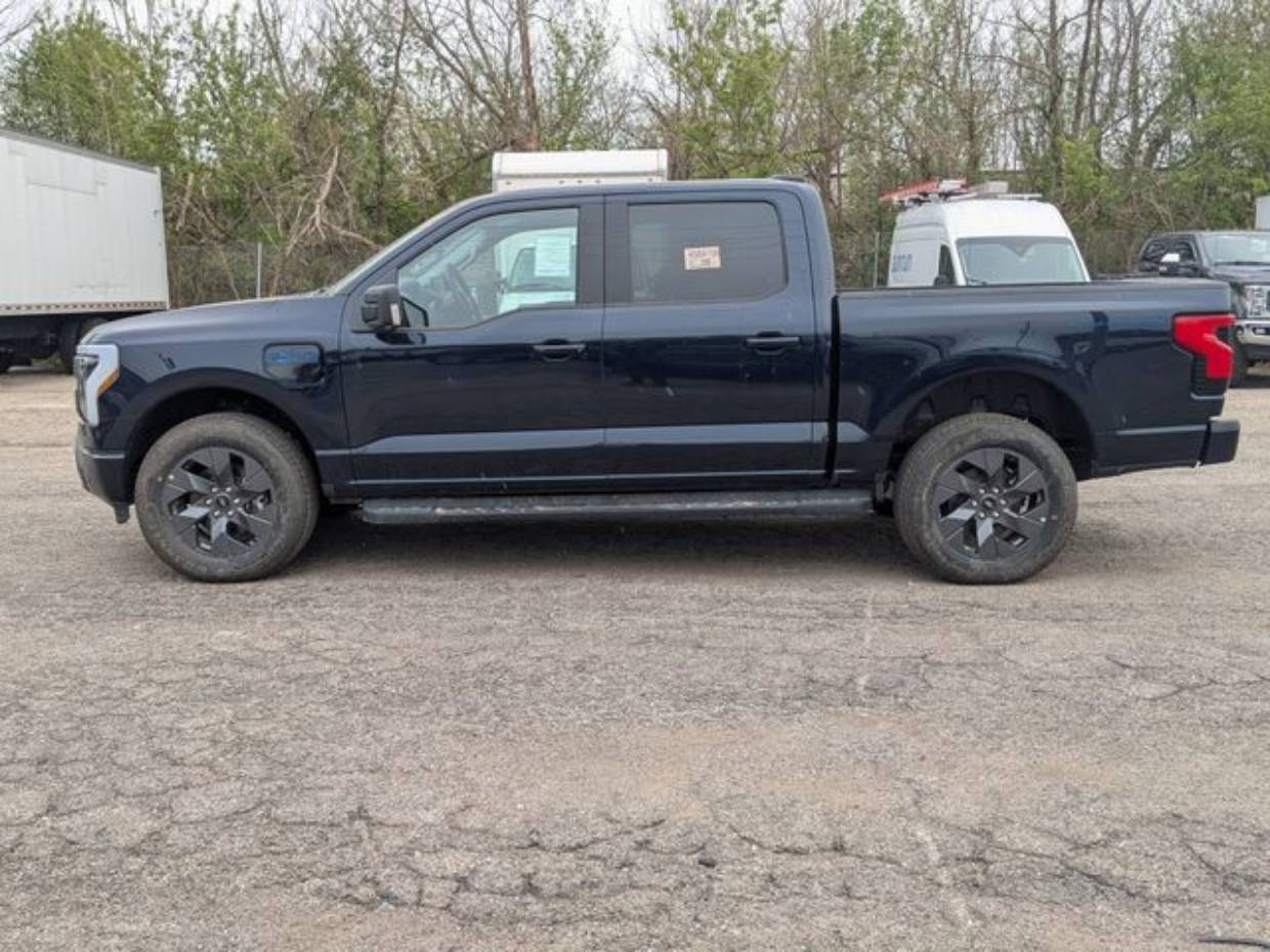 2025 Ford F-150 Lightning Flash - Photo 6