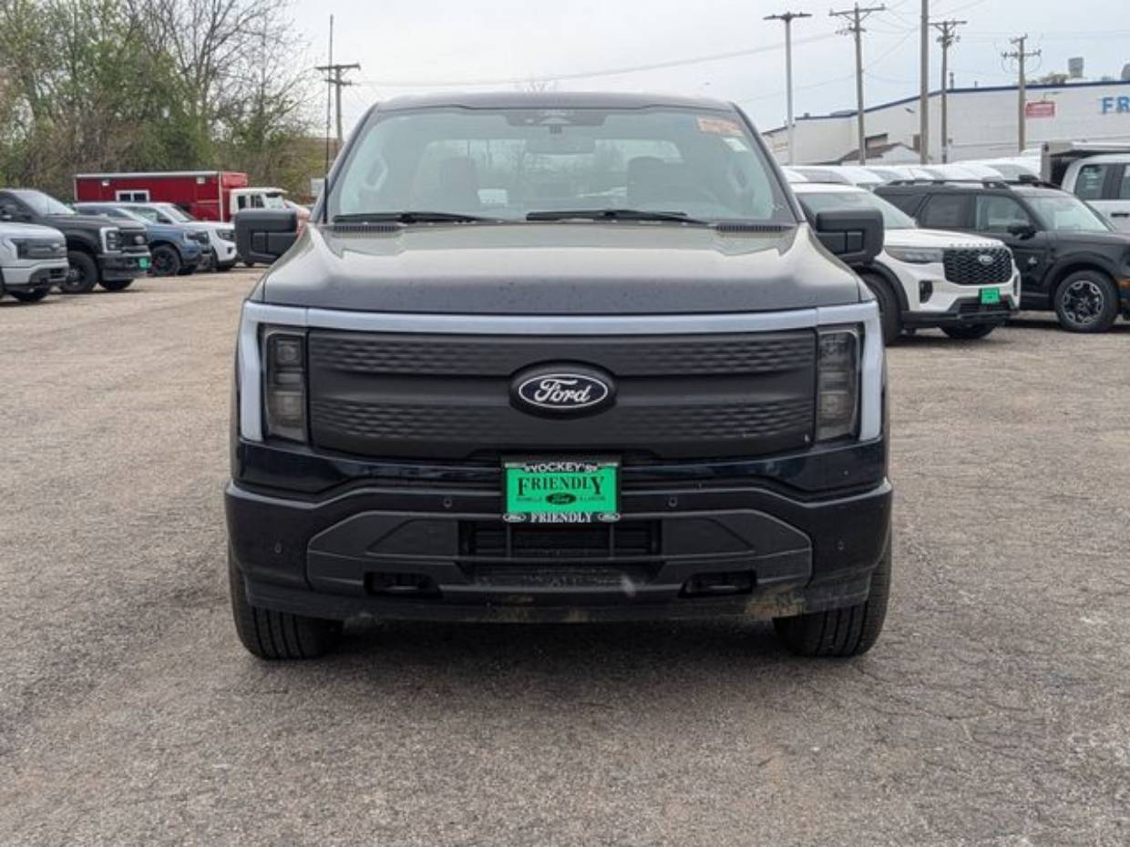 2025 Ford F-150 Lightning Flash - Photo 8