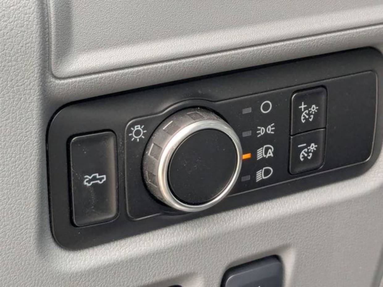 2025 Ford F-150 Lightning Flash - Photo 13