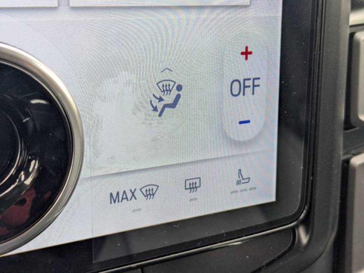 2025 Ford F-150 Lightning Flash - Photo 20