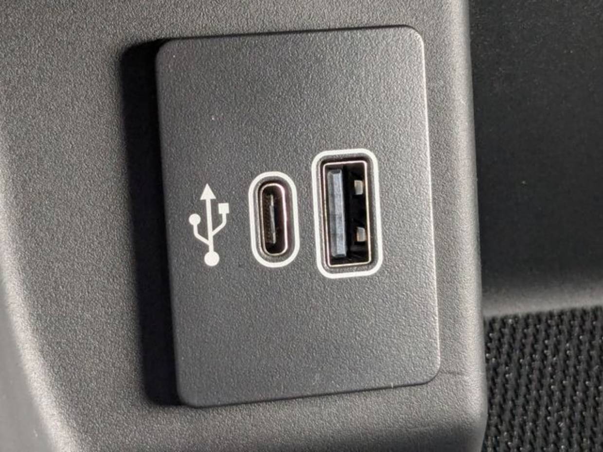 2025 Ford F-150 Lightning Flash - Photo 21