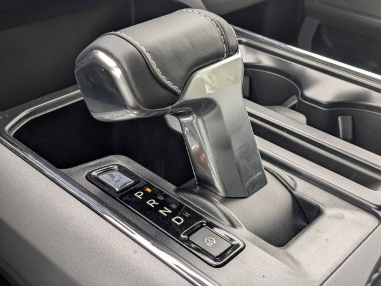 2025 Ford F-150 Lightning Flash - Photo 24