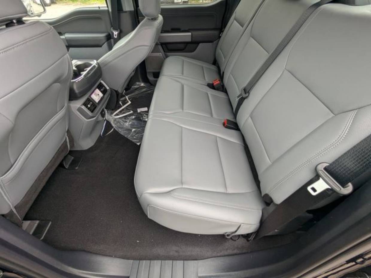 2025 Ford F-150 Lightning Flash - Photo 25