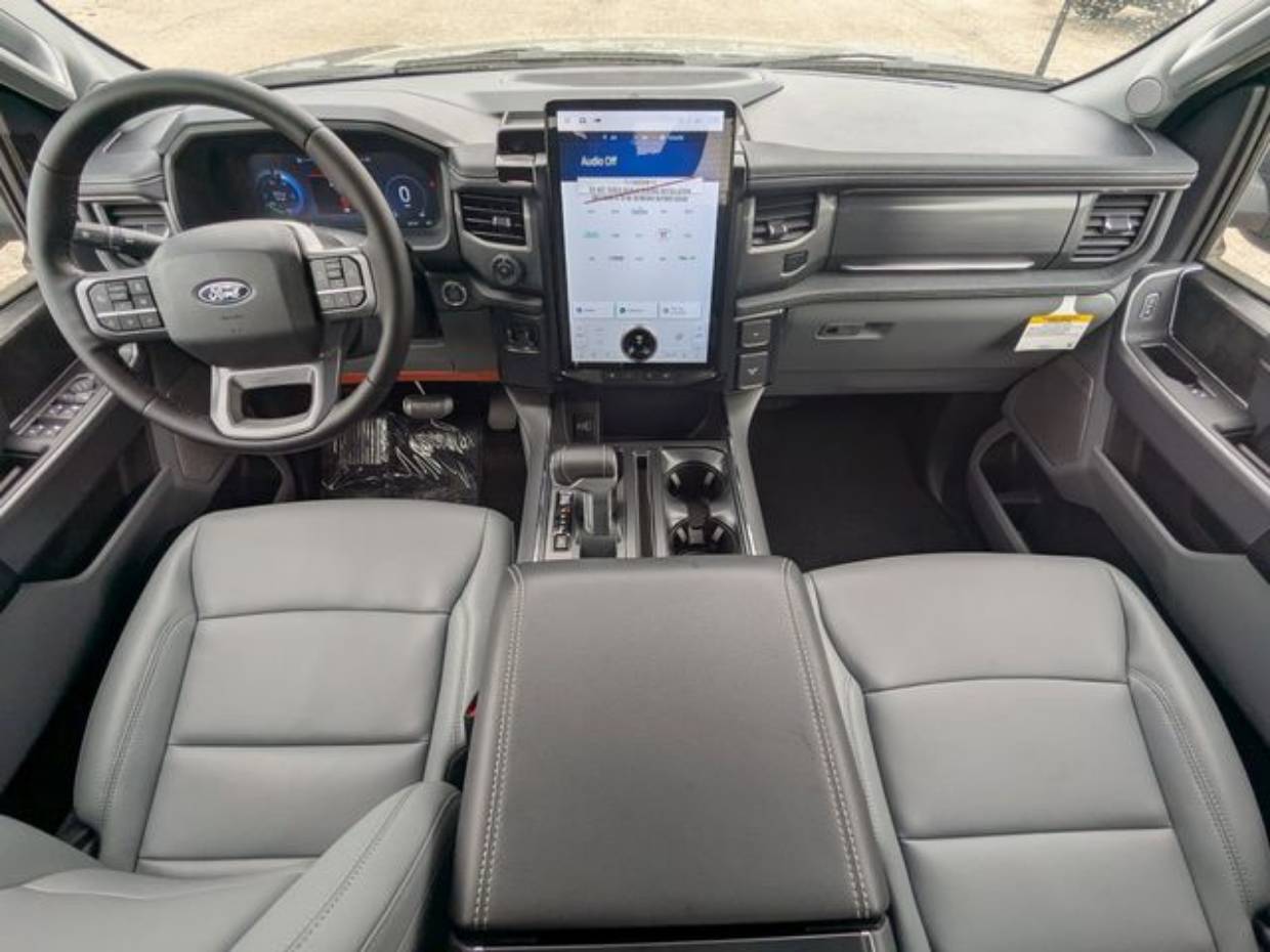 2025 Ford F-150 Lightning Flash - Photo 26