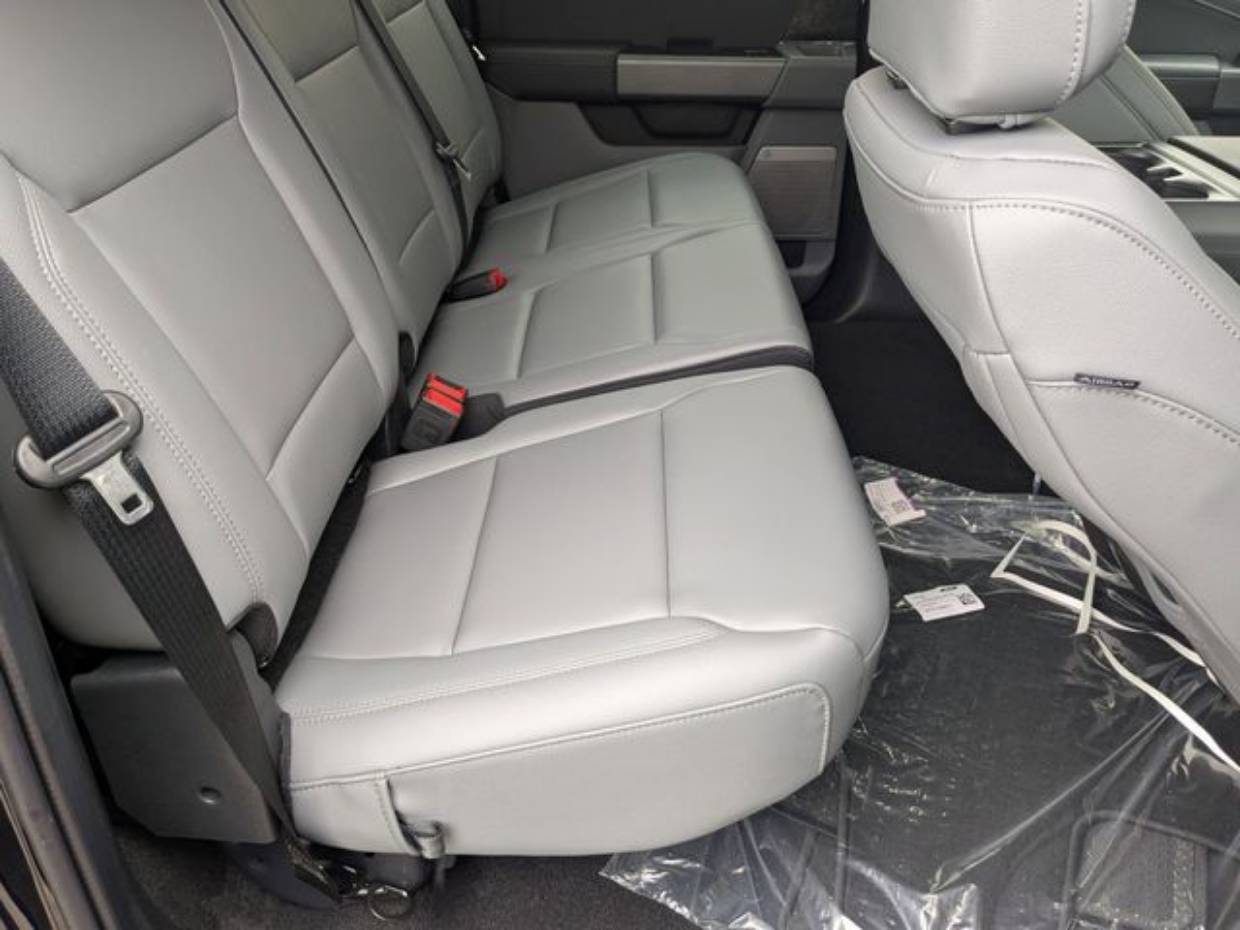 2025 Ford F-150 Lightning Flash - Photo 31