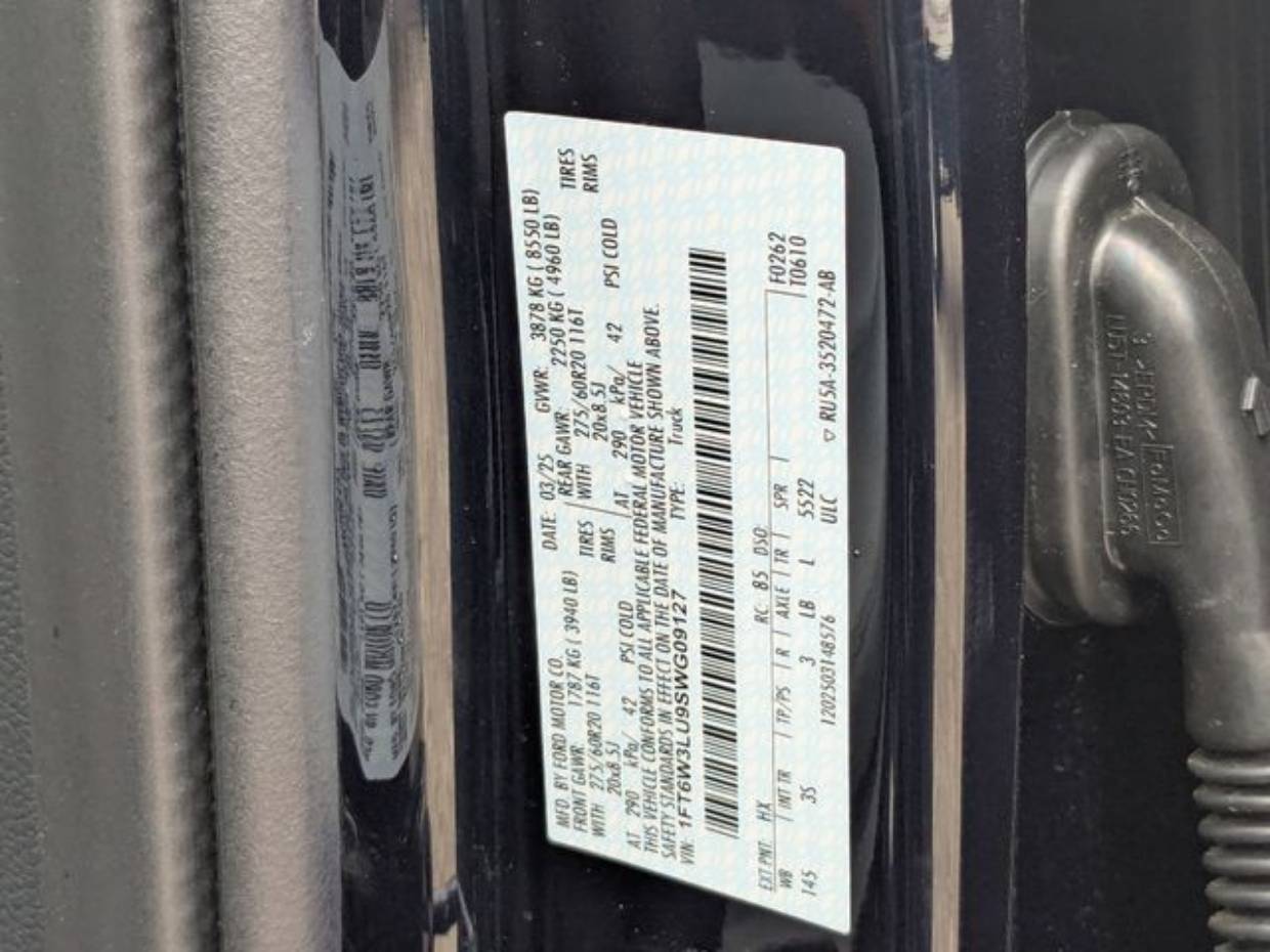 2025 Ford F-150 Lightning Flash - Photo 35