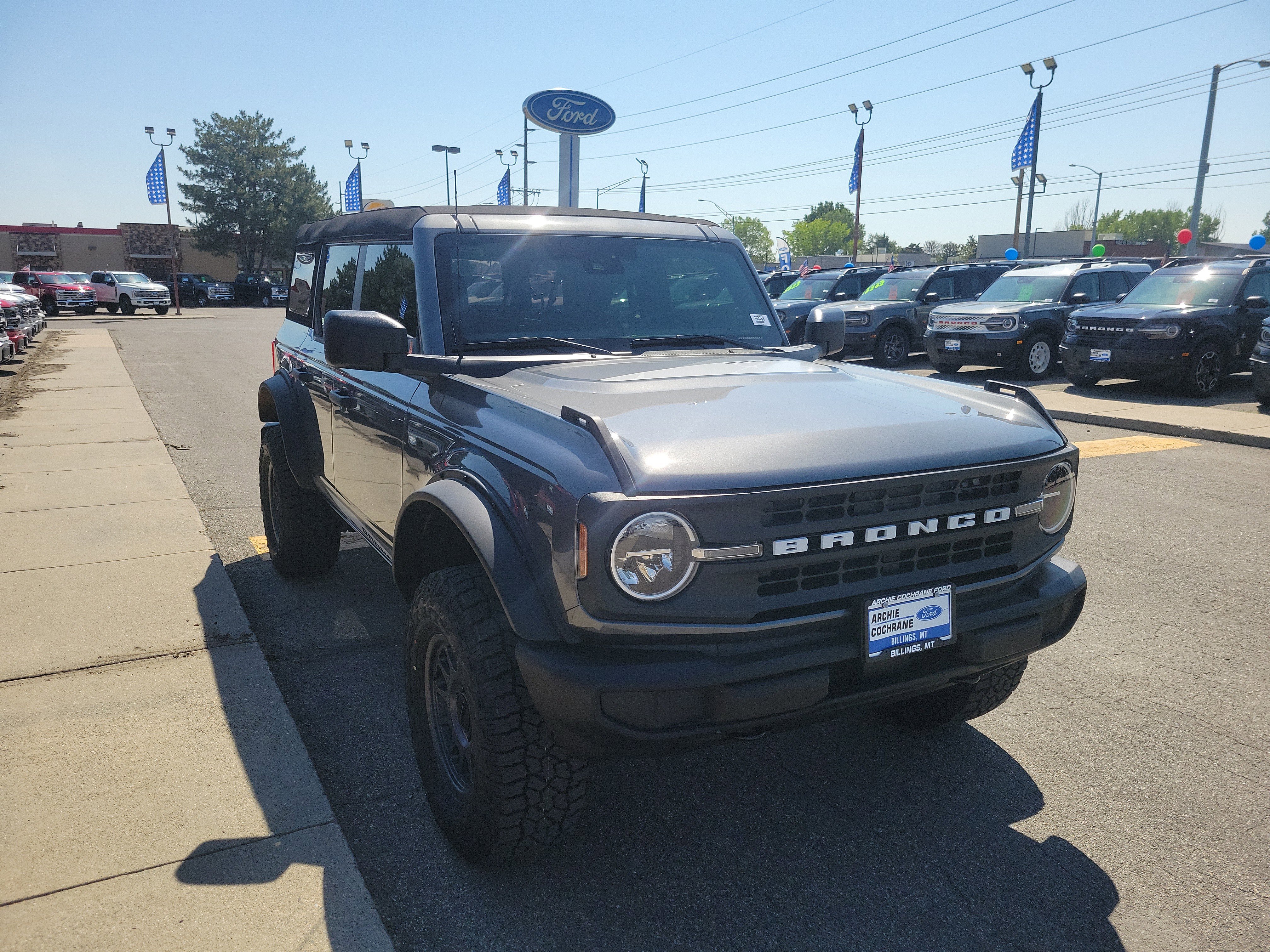 2025 Ford Bronco 4-Door Base - Photo 6