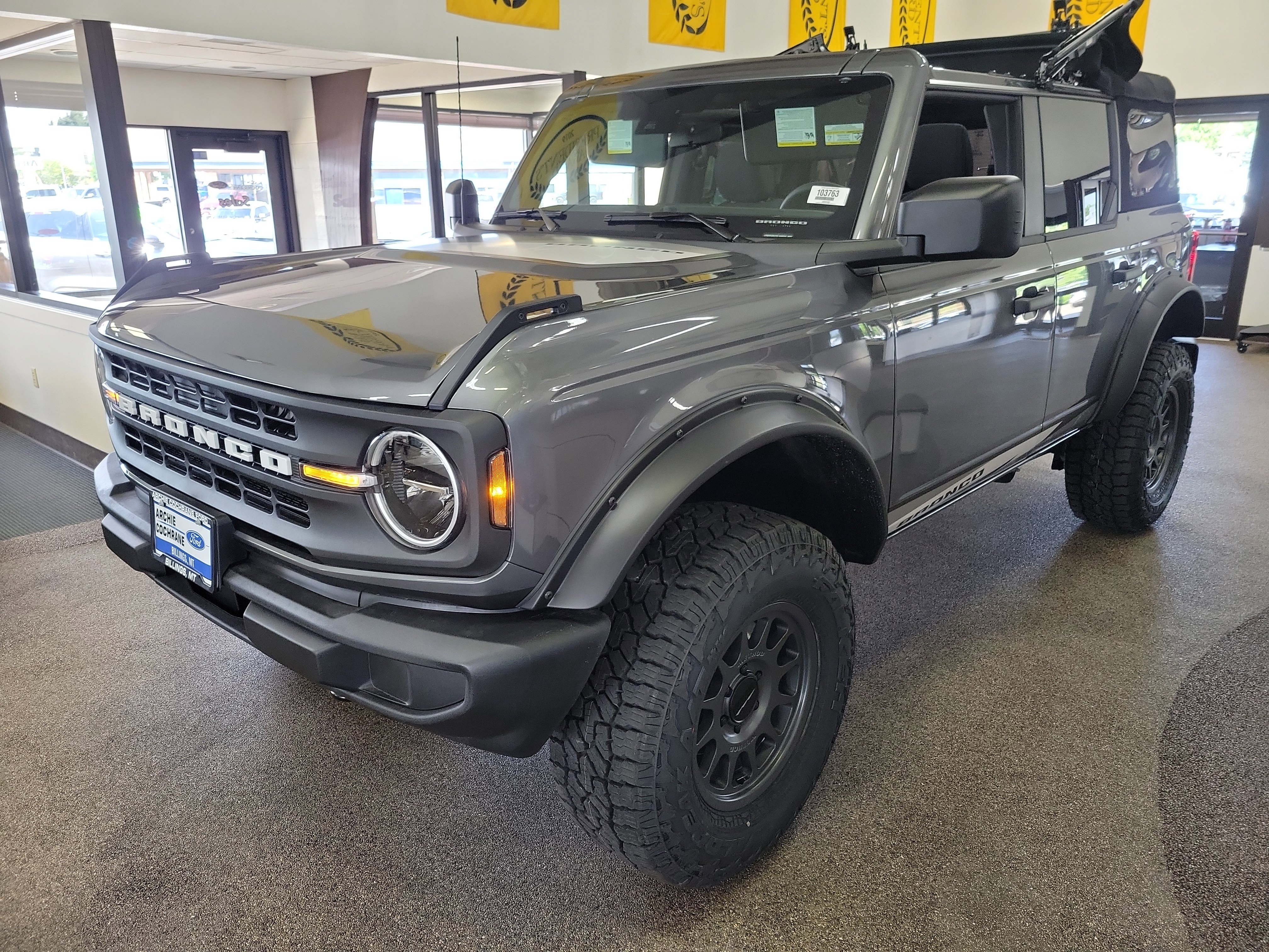 2025 Ford Bronco 4-Door Base - Photo 10