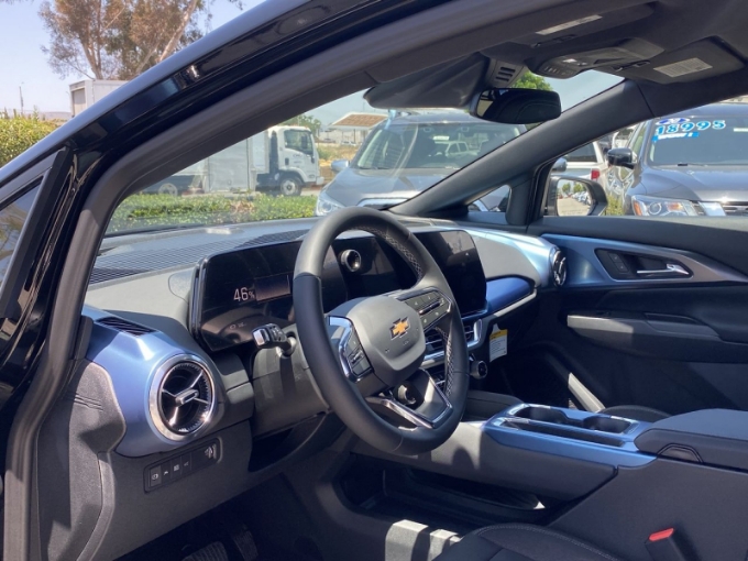 2025 Chevrolet Equinox EV 1LT - Photo 10