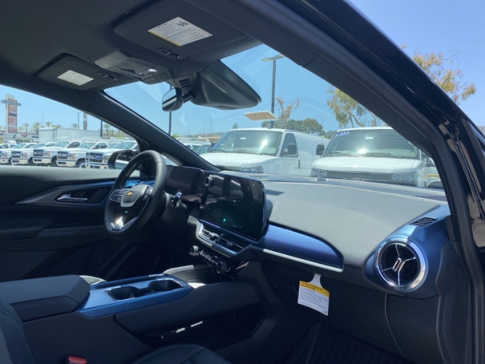2025 Chevrolet Equinox EV 1LT - Photo 28