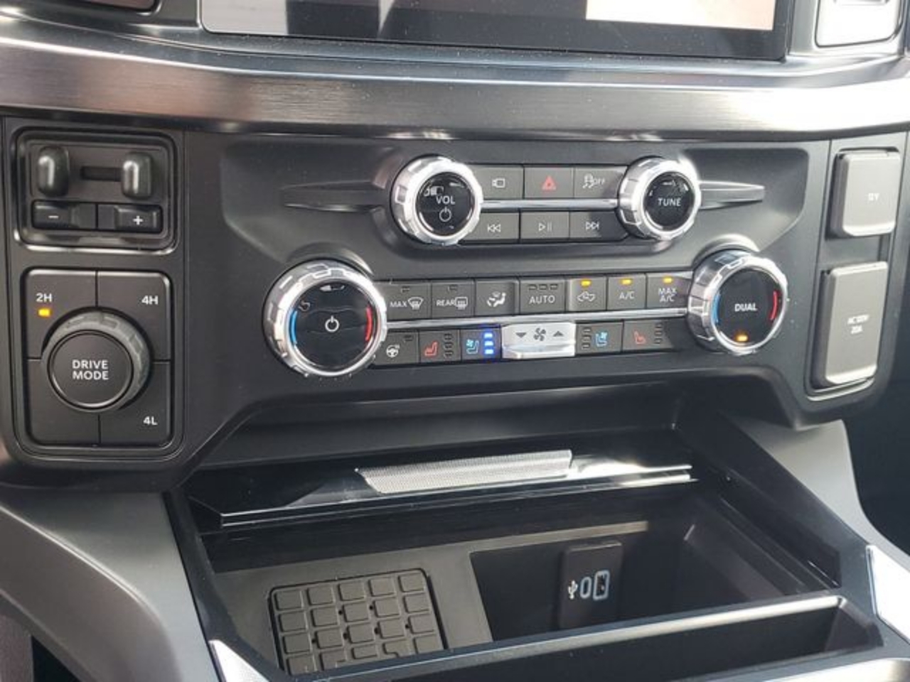 2025 Ford F-350 Super Duty Lariat - Photo 16