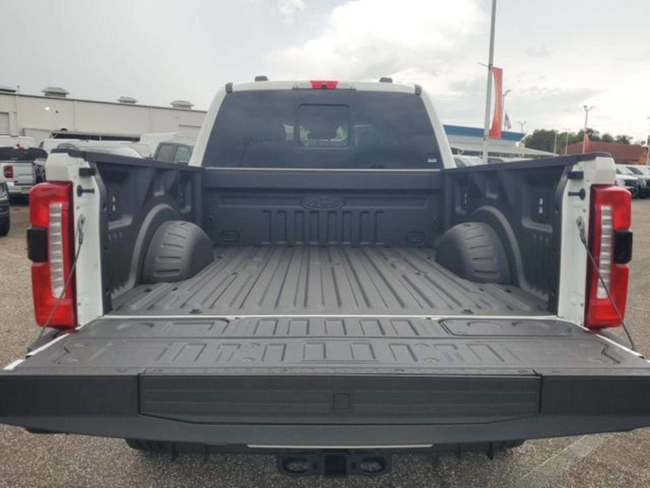 2025 Ford F-350 Super Duty Lariat - Photo 6