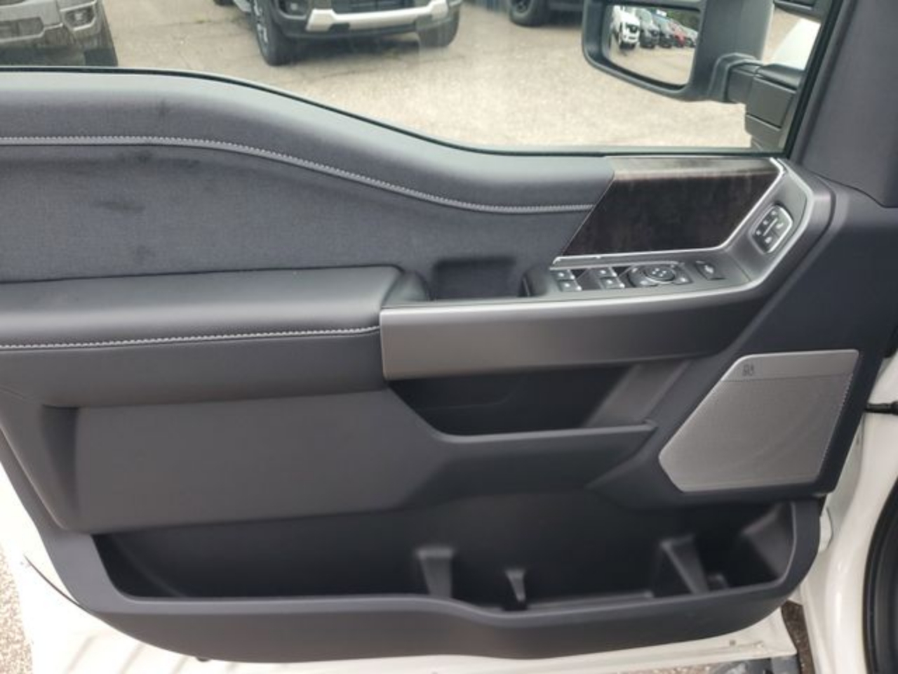 2025 Ford F-350 Super Duty Lariat - Photo 9