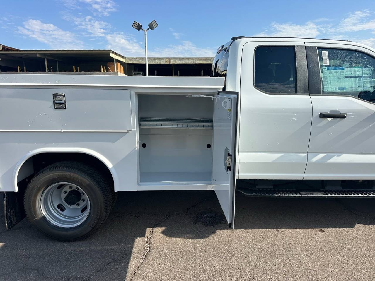 2025 Ford F-350 Super Duty Chassis Cab XL - Photo 7