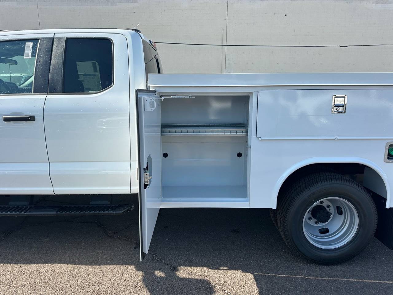 2025 Ford F-350 Super Duty Chassis Cab XL - Photo 12
