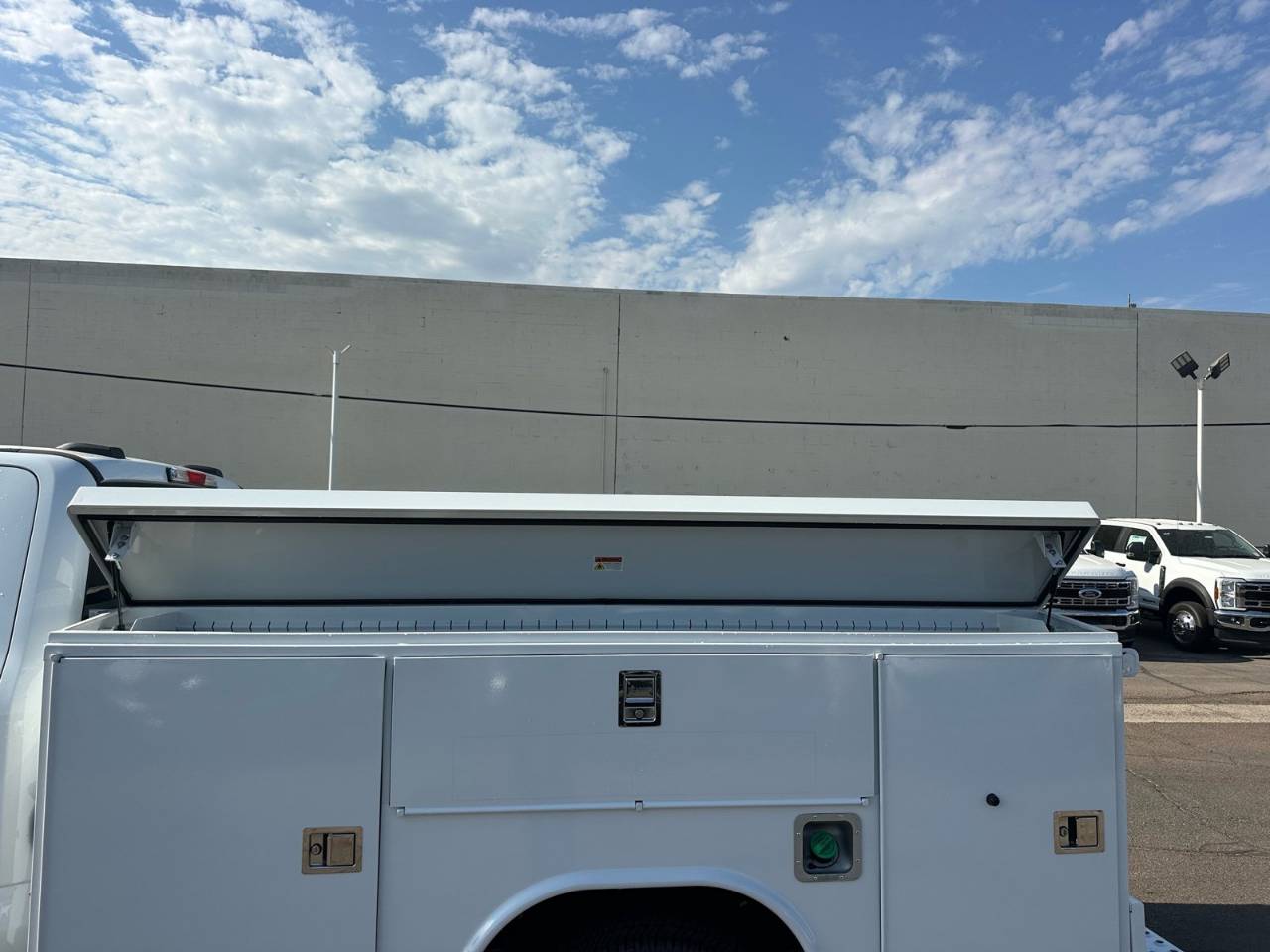 2025 Ford F-350 Super Duty Chassis Cab XL - Photo 15