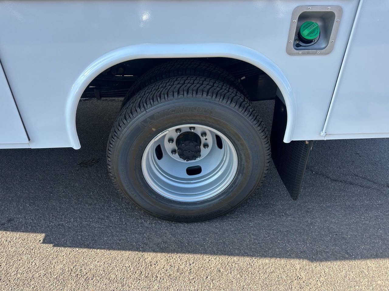 2025 Ford F-350 Super Duty Chassis Cab XL - Photo 29