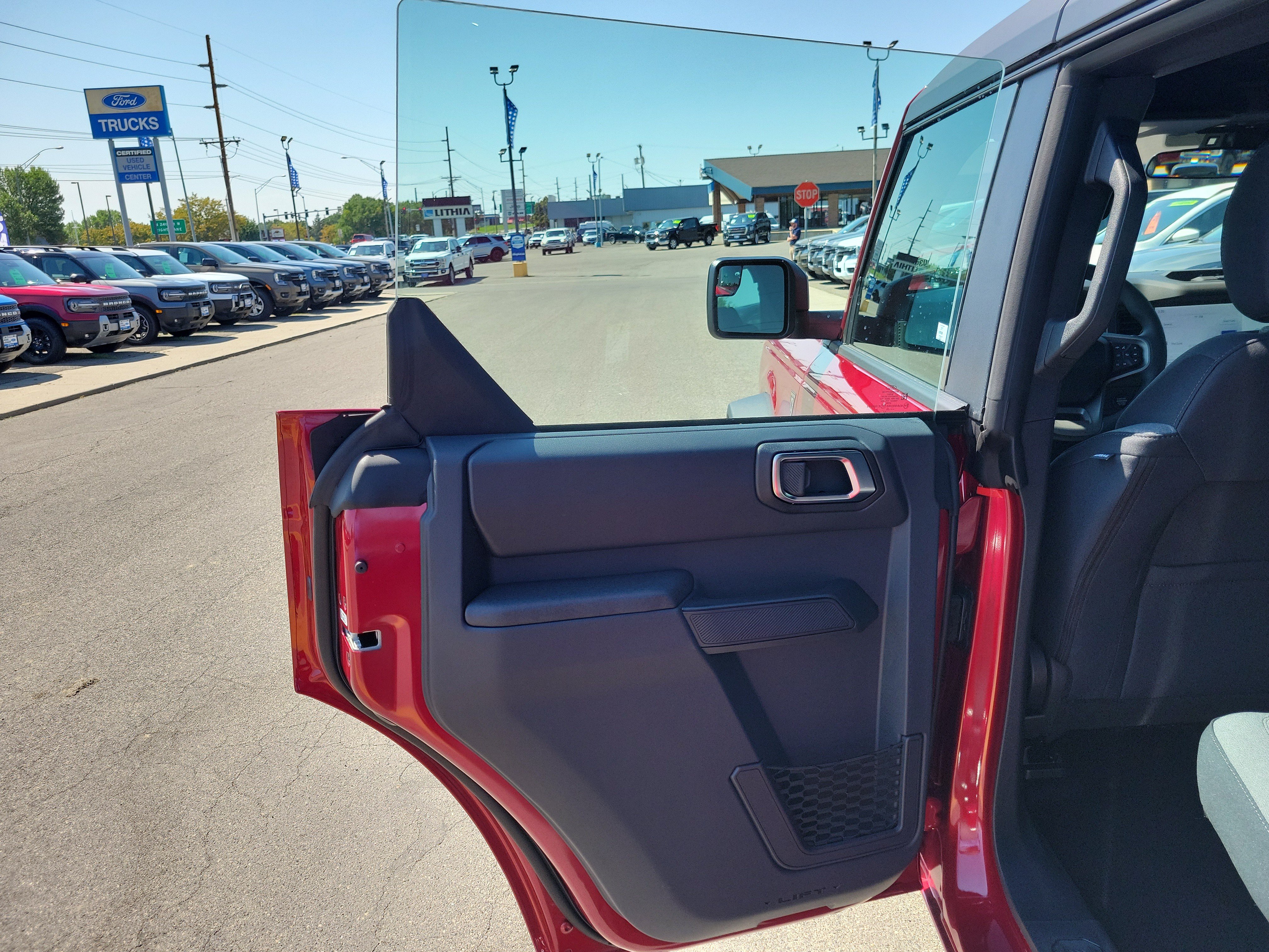 2025 Ford Bronco 4-Door Base - Photo 12