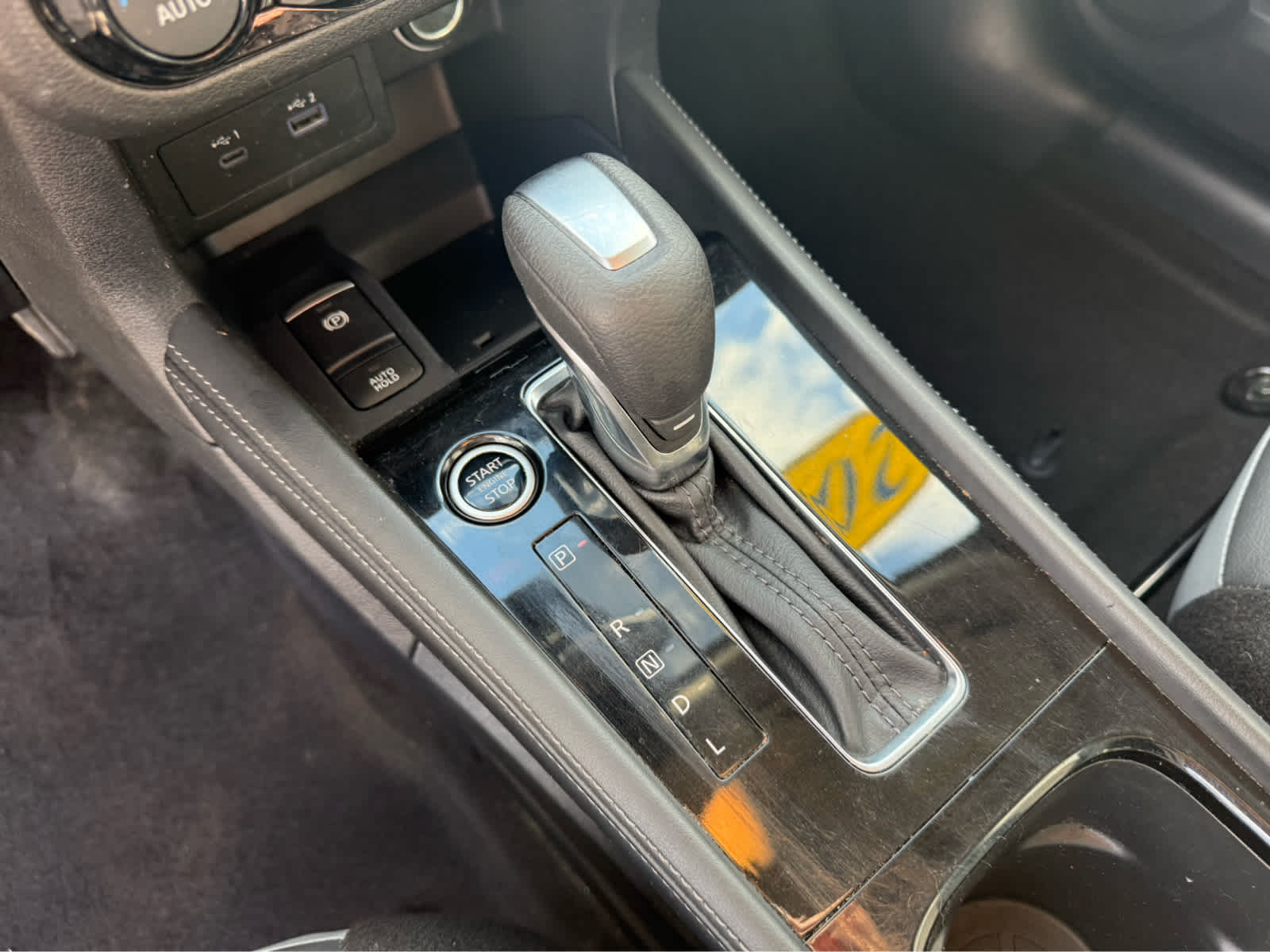 2024 Nissan Kicks SR - Photo 11