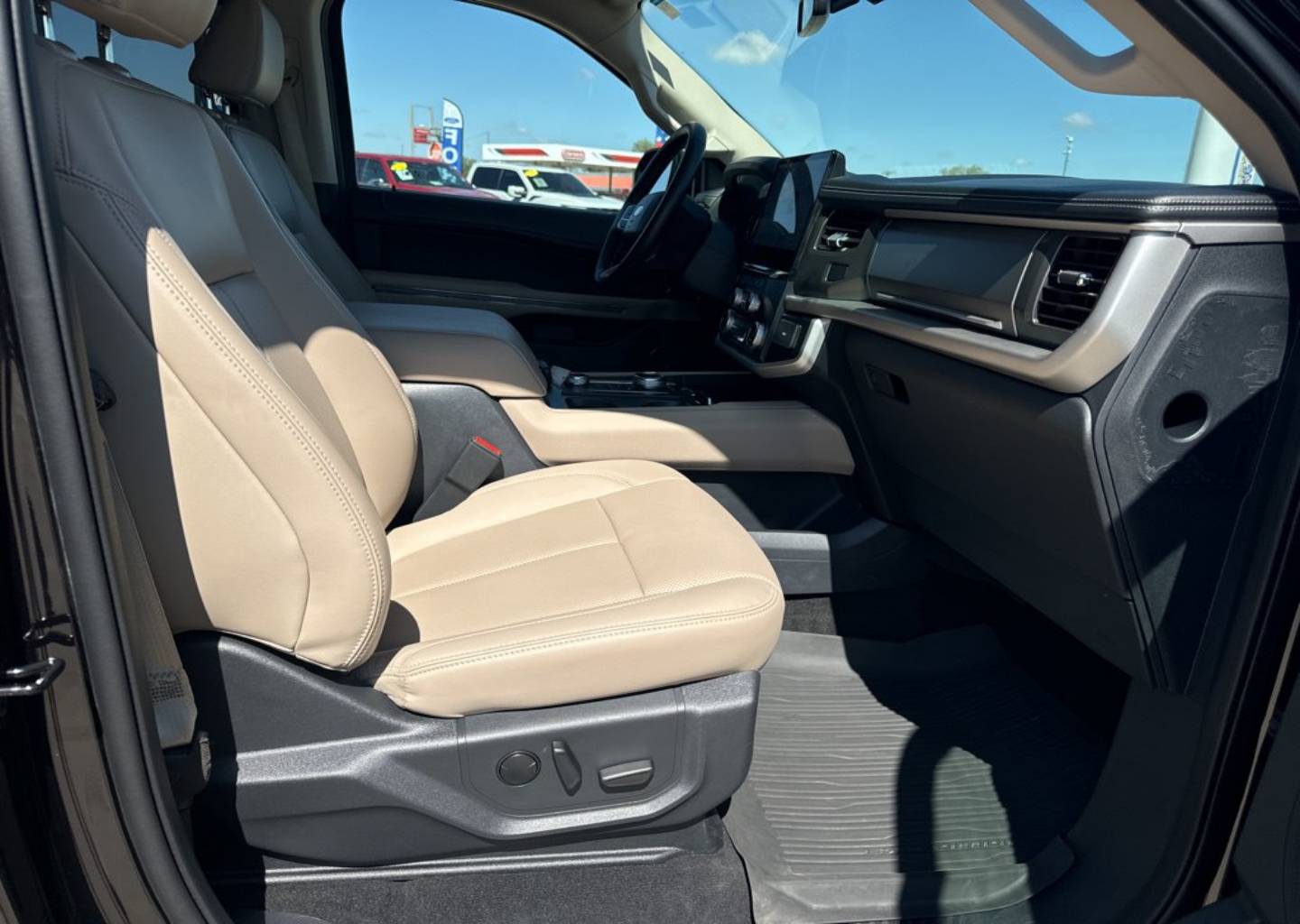 2024 Ford Expedition XLT - Photo 10