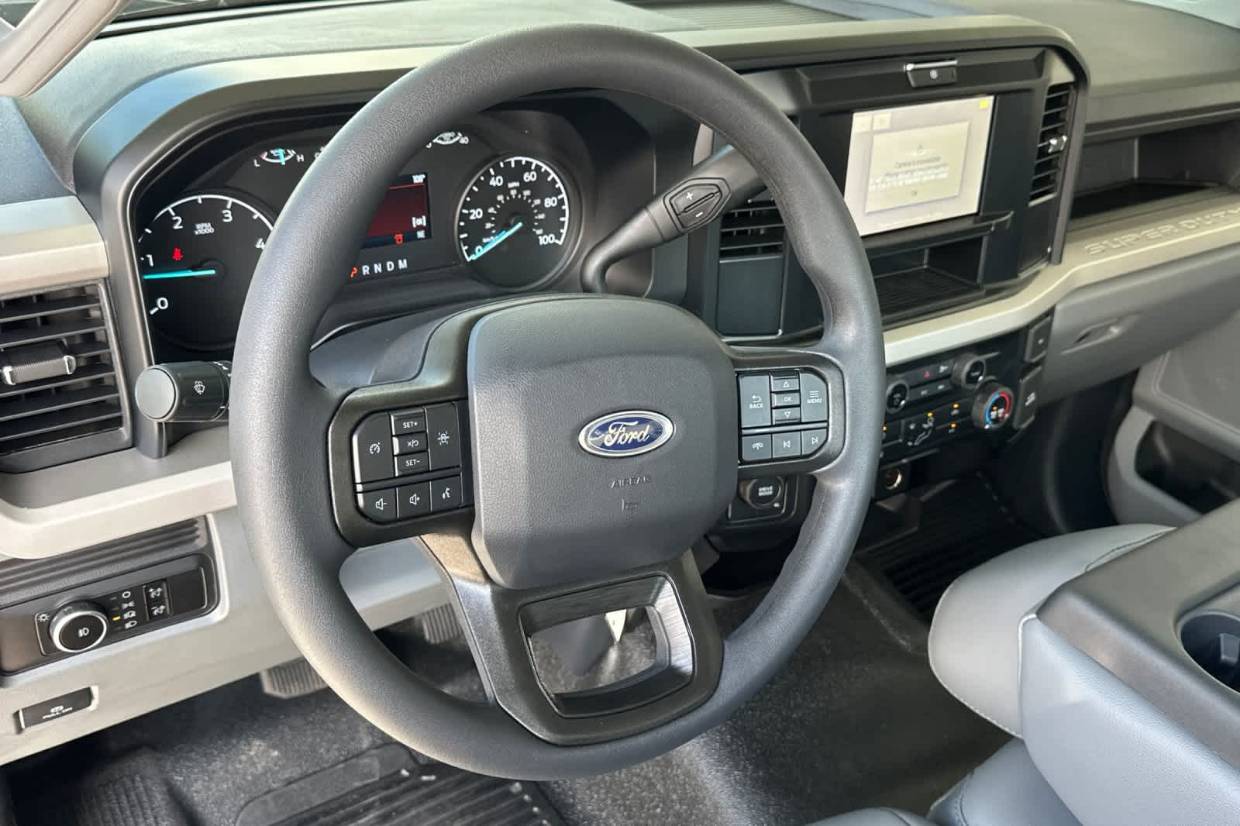 2026 Ford F-350 Super Duty Chassis Cab XL - Photo 11