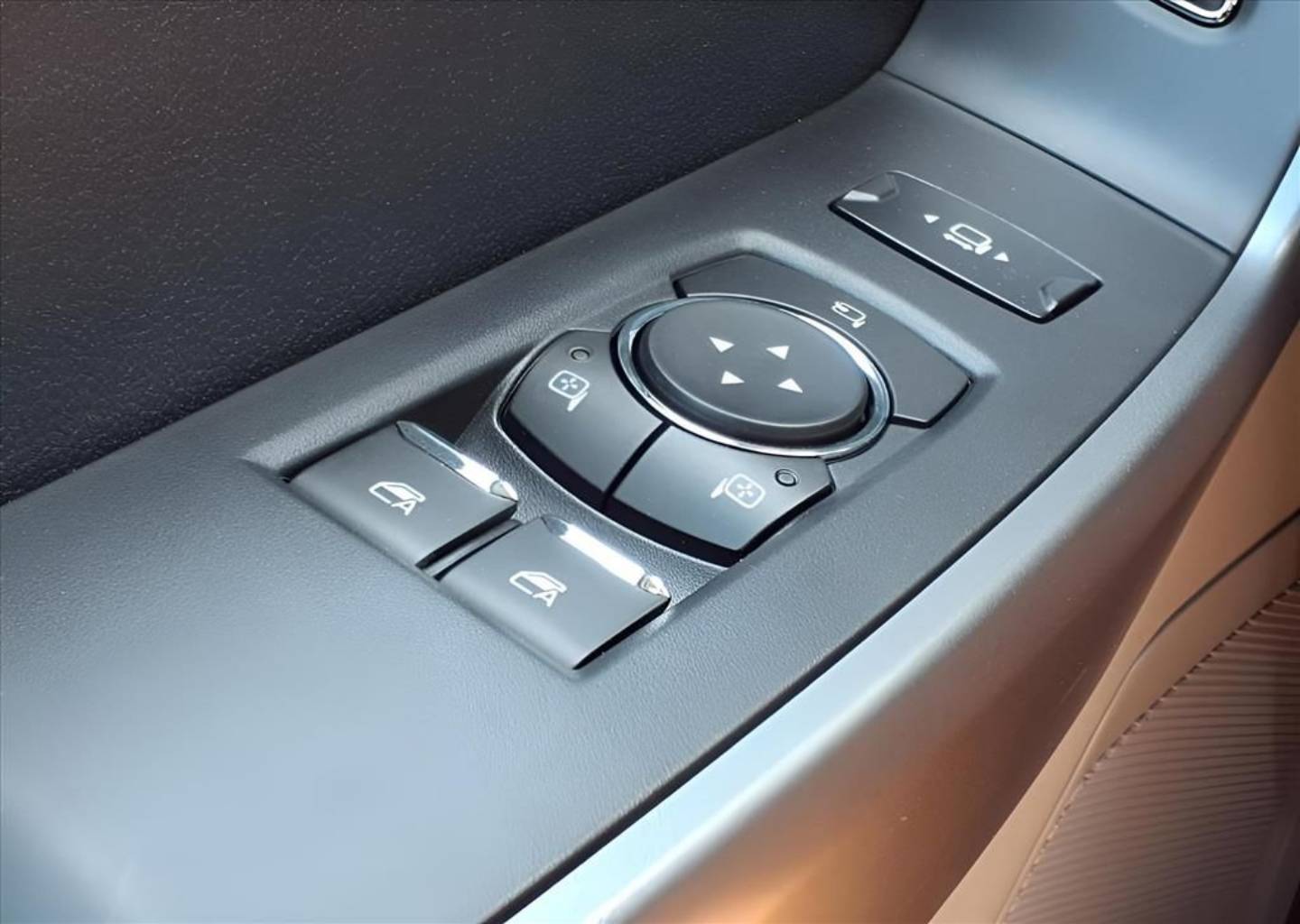 2025 Ford F-350 Super Duty XLT - Photo 17