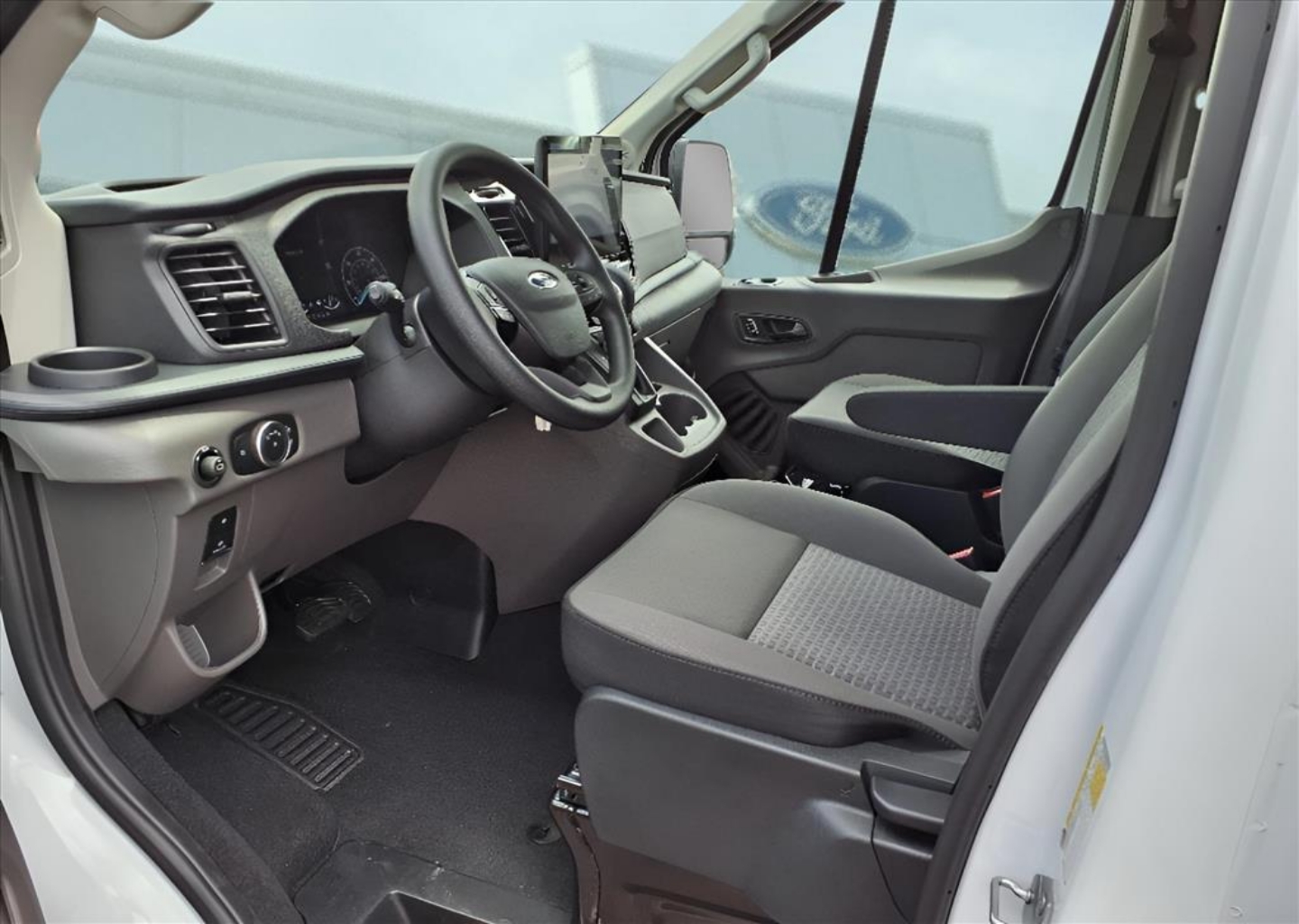 2025 Ford Transit Passenger Van XLT - Photo 9