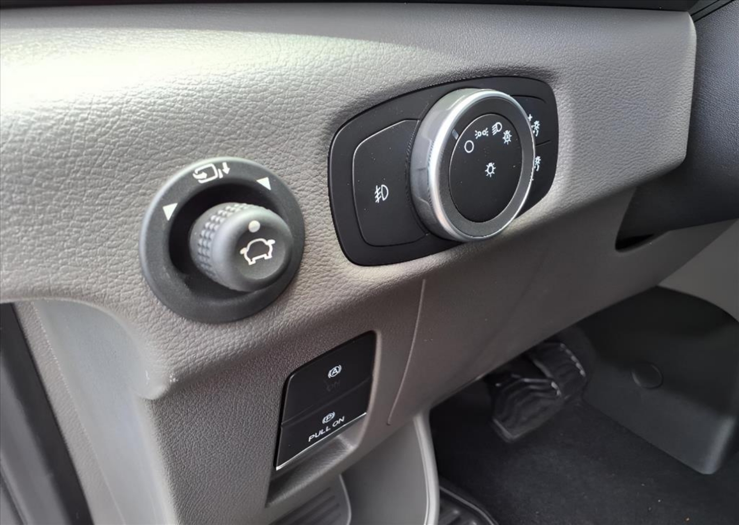 2025 Ford Transit Passenger Van XLT - Photo 11