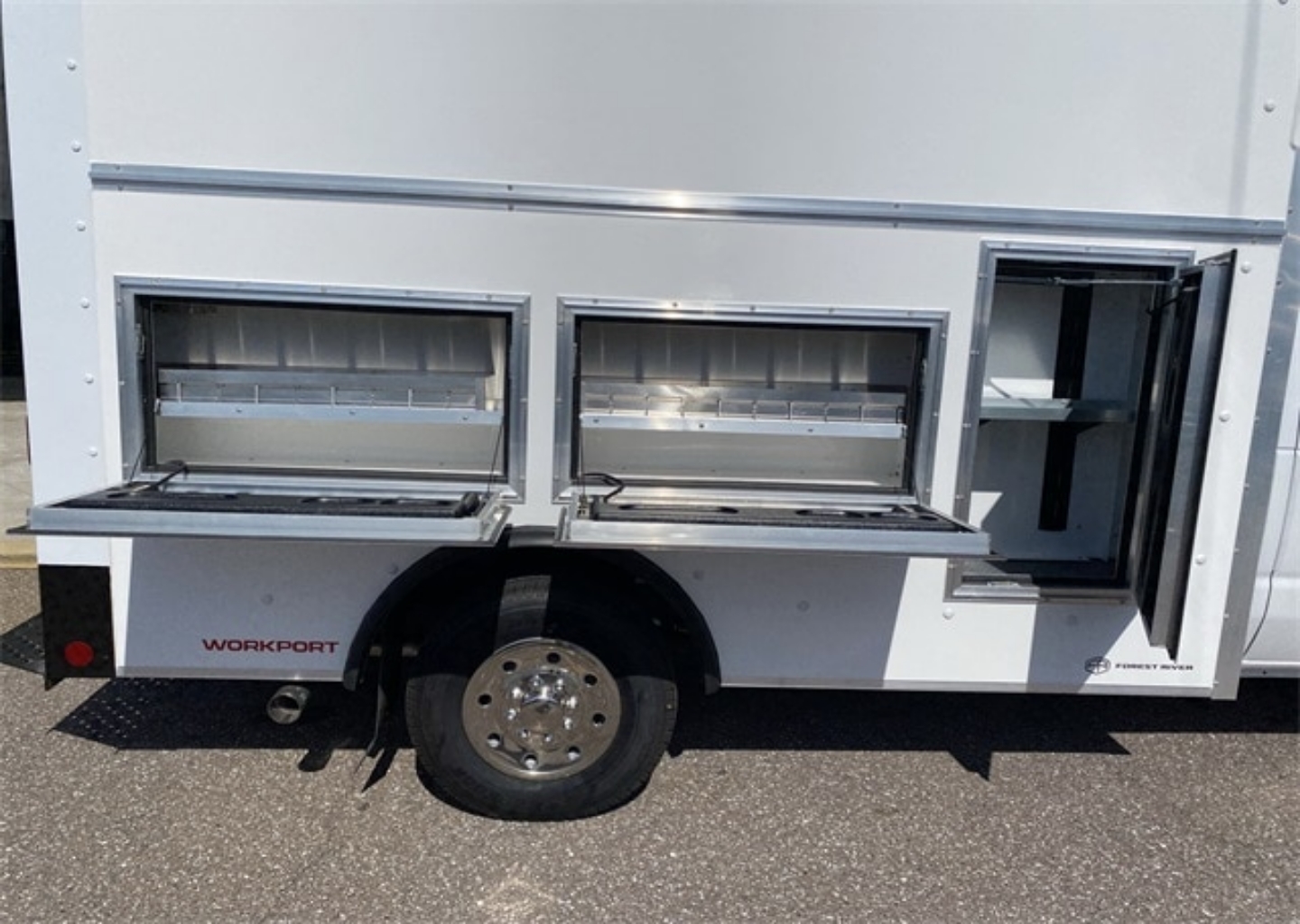 2026 Ford E-Series Cutaway Base - Photo 6