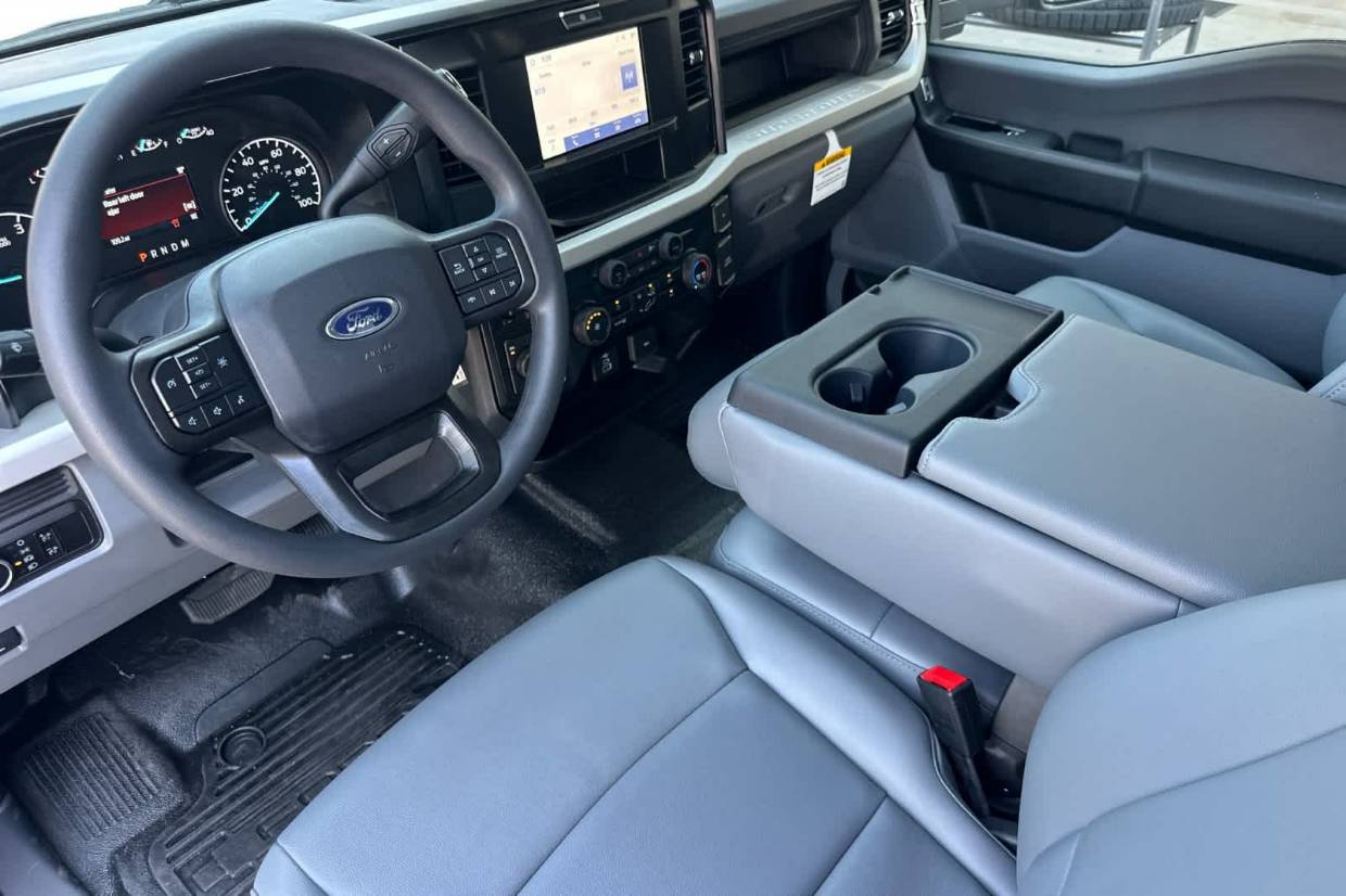 2026 Ford F-550 Super Duty Chassis Cab XL - Photo 8