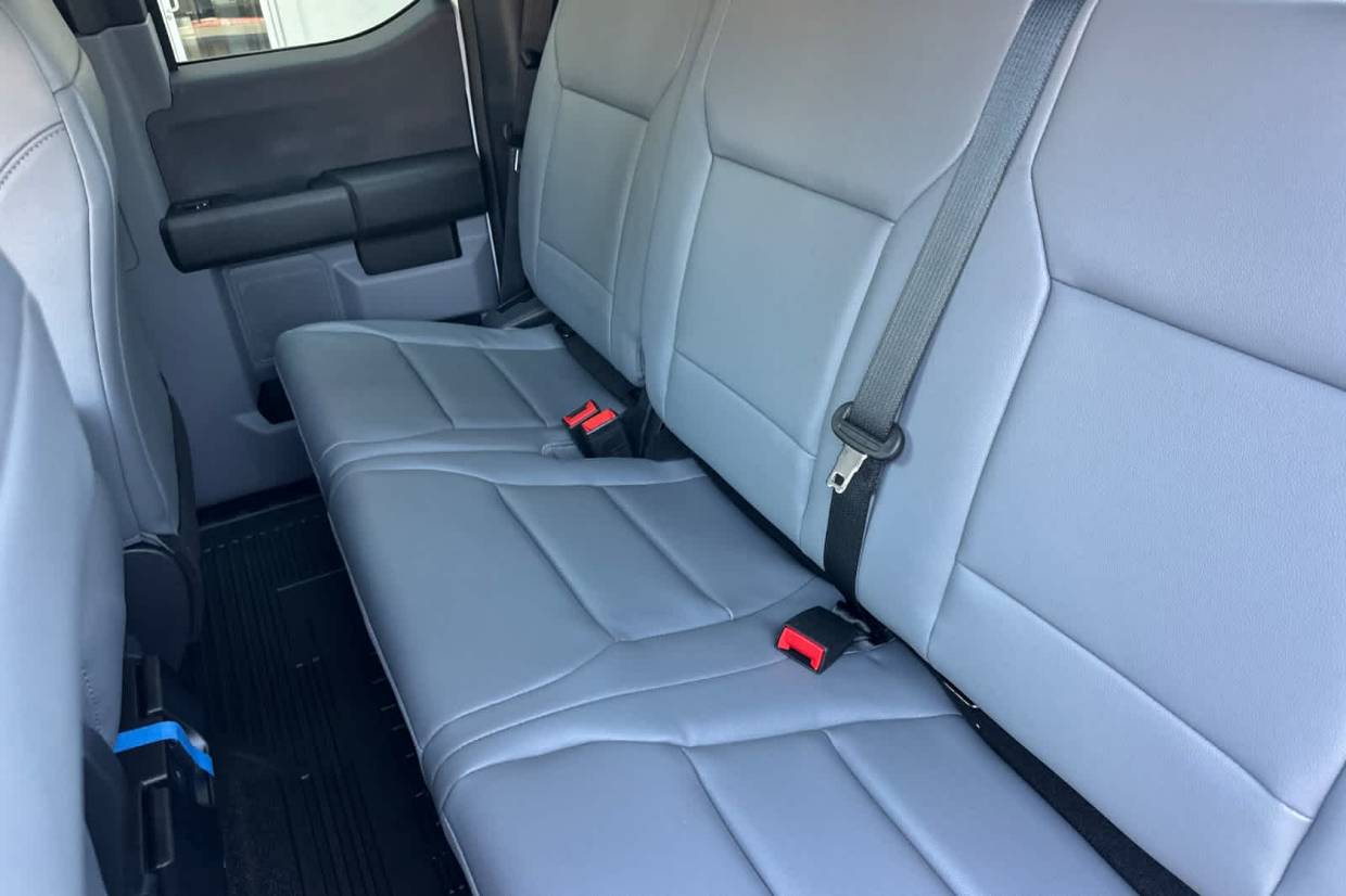 2026 Ford F-550 Super Duty Chassis Cab XL - Photo 10