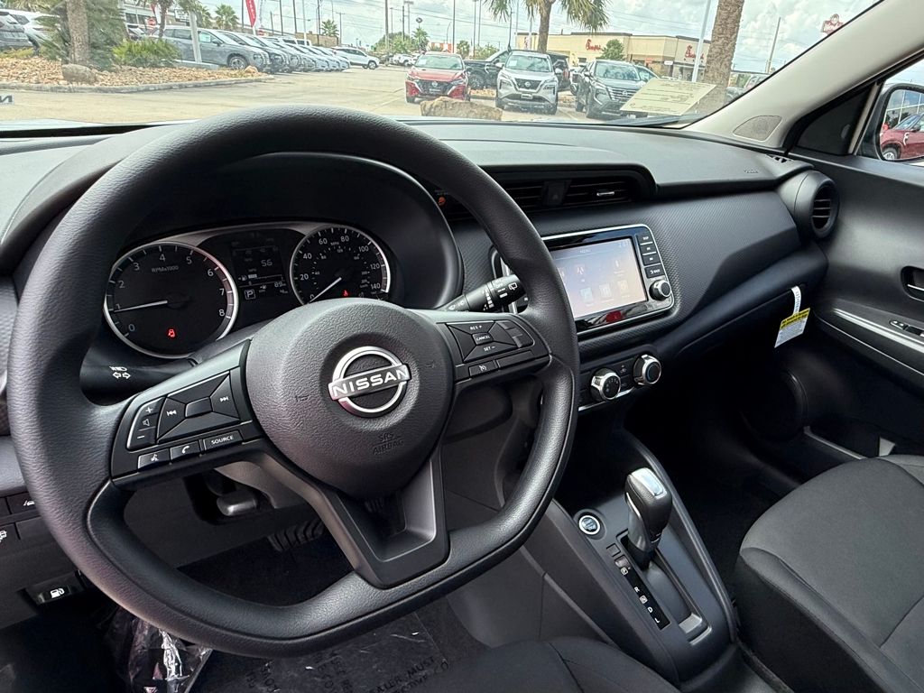 2025 Nissan KICKS PLAY Base - Photo 8