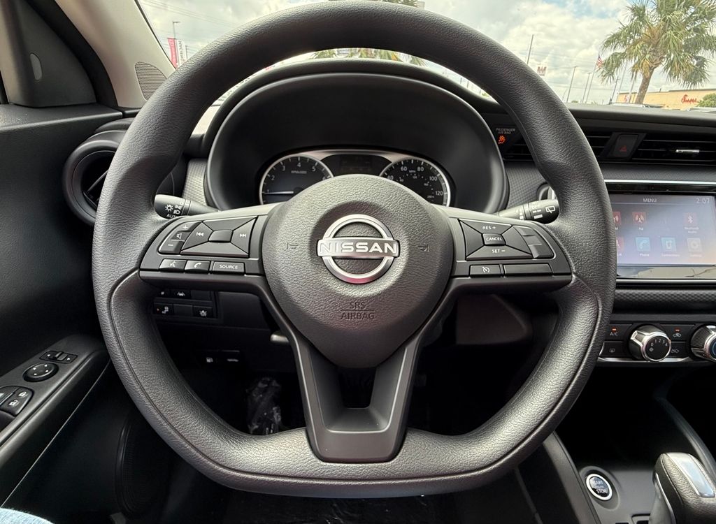 2025 Nissan KICKS PLAY Base - Photo 10