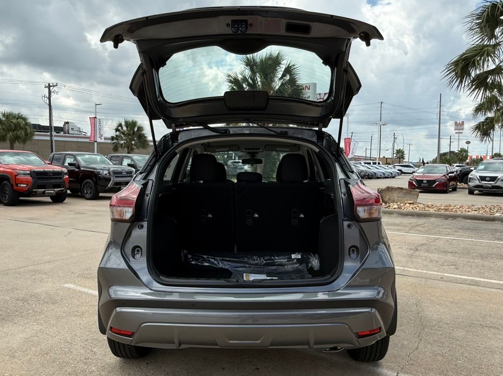 2025 Nissan KICKS PLAY Base - Photo 17