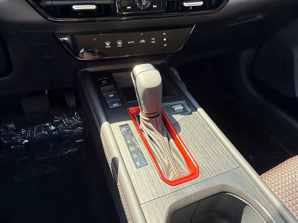 2026 Nissan KICKS SR - Photo 13