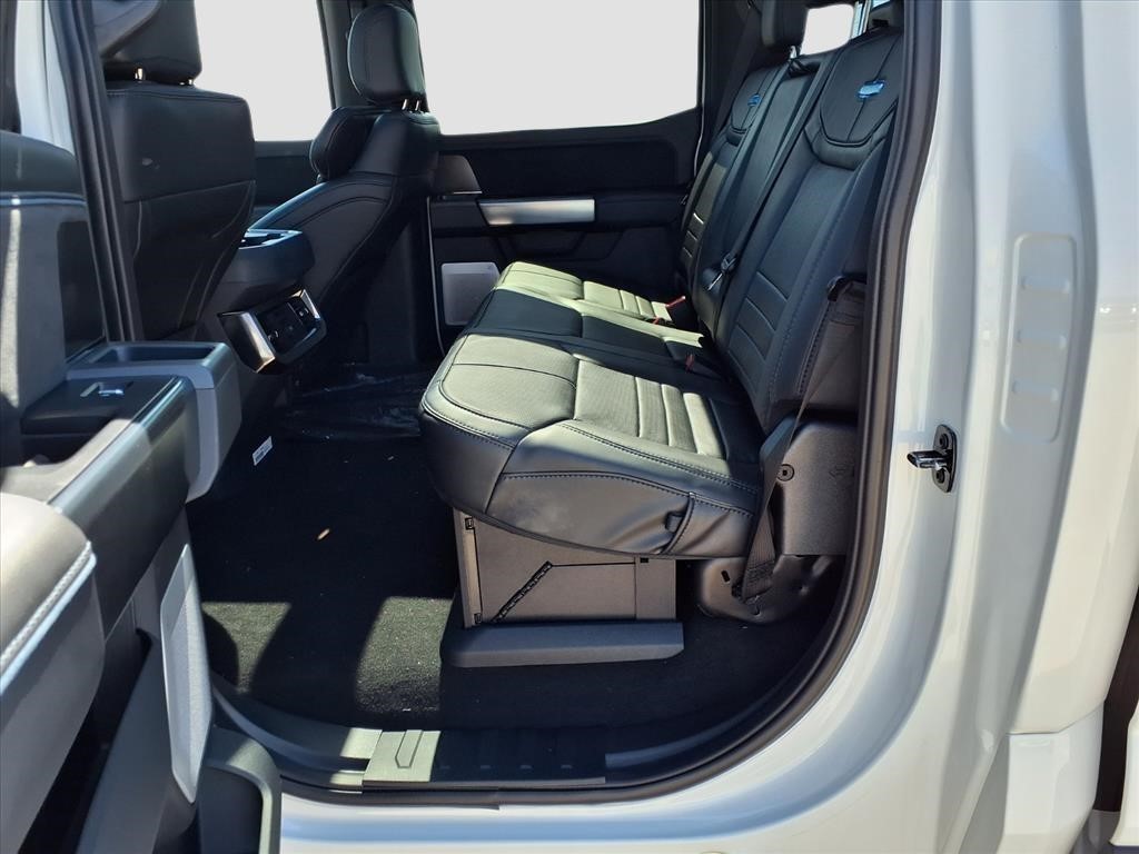 2026 Ford F-350 Super Duty Platinum - Photo 24