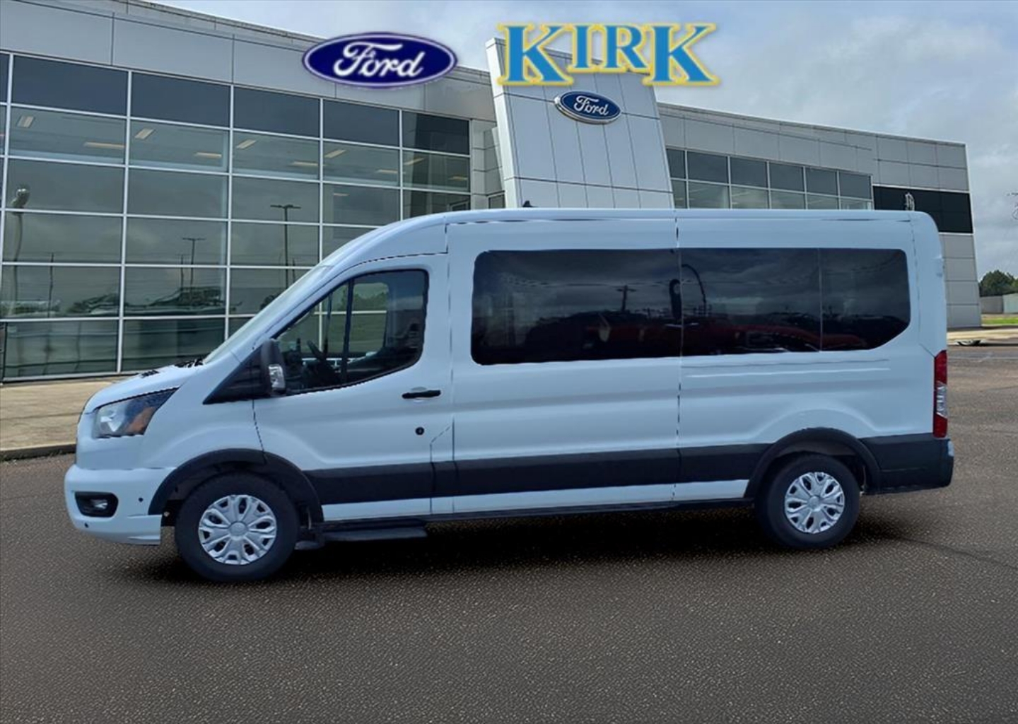 2025 Ford Transit Passenger Van XLT - Photo 19