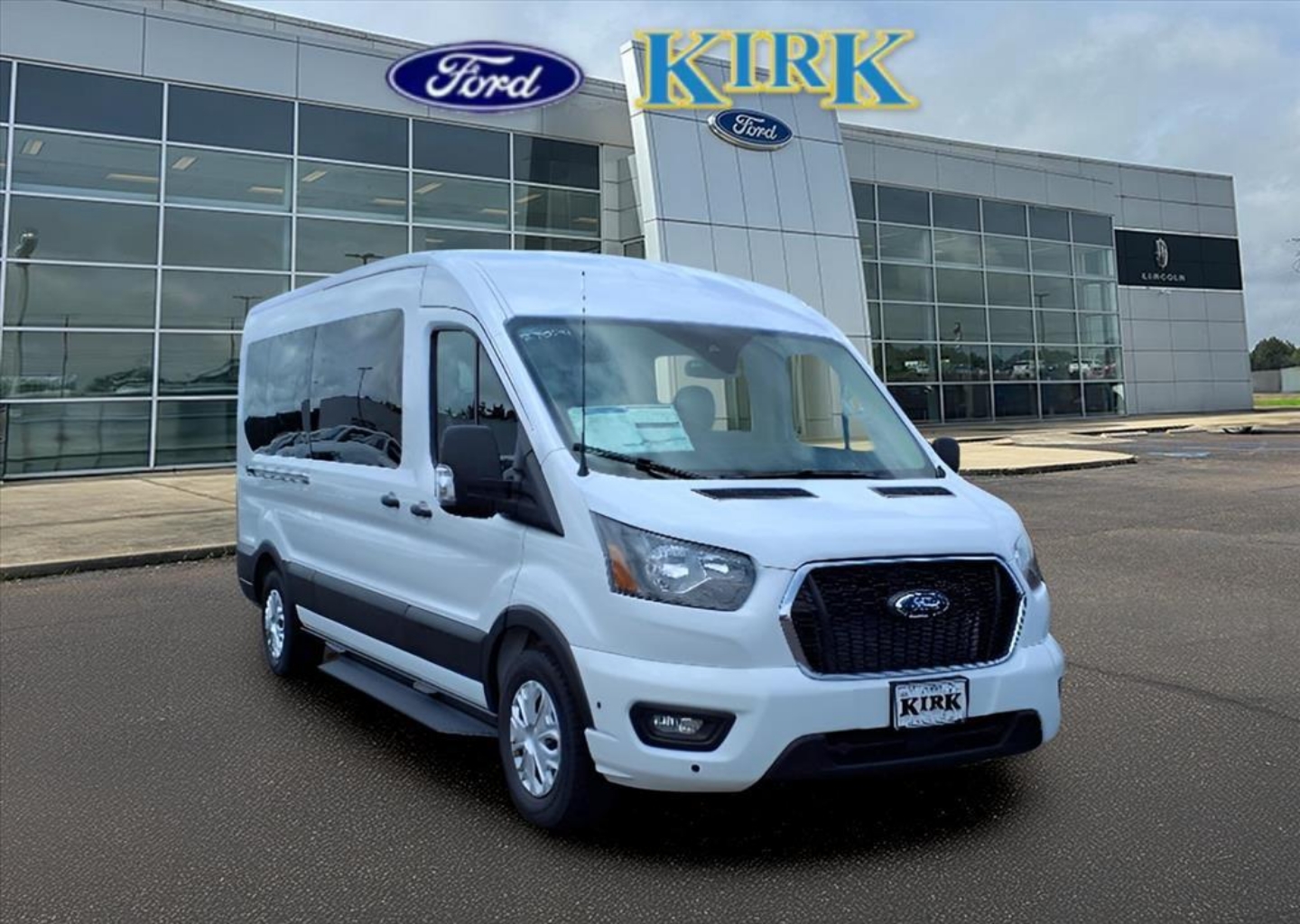 2025 Ford Transit Passenger Van XLT - Photo 22