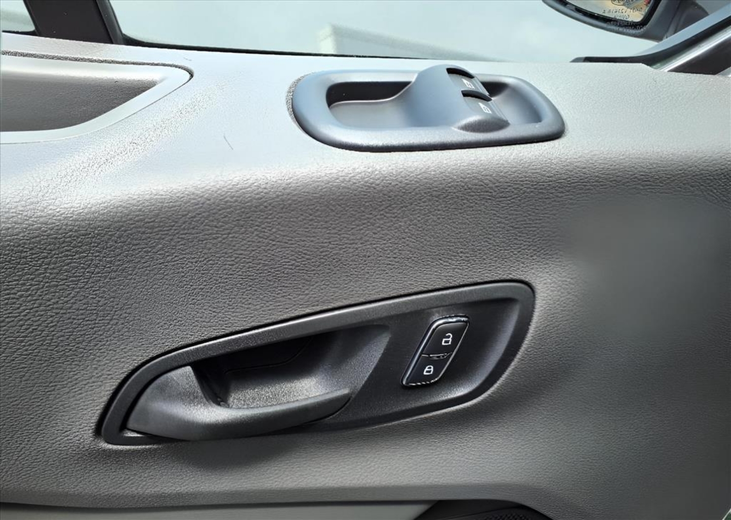 2025 Ford Transit Passenger Van XLT - Photo 28