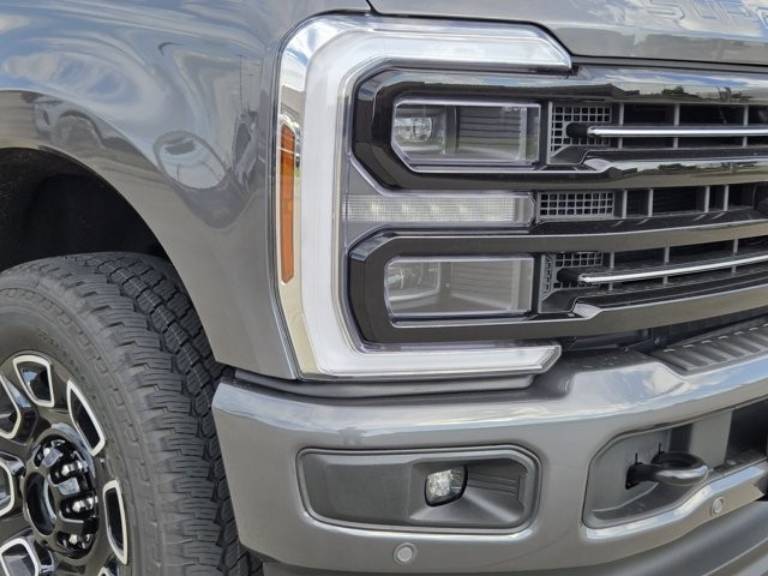 2026 Ford F-250 Super Duty Platinum - Photo 6