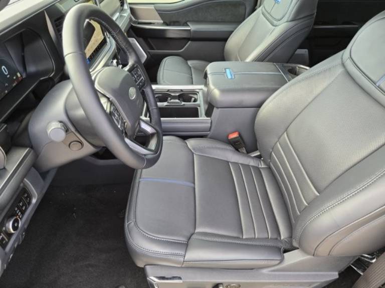 2026 Ford F-250 Super Duty Platinum - Photo 9