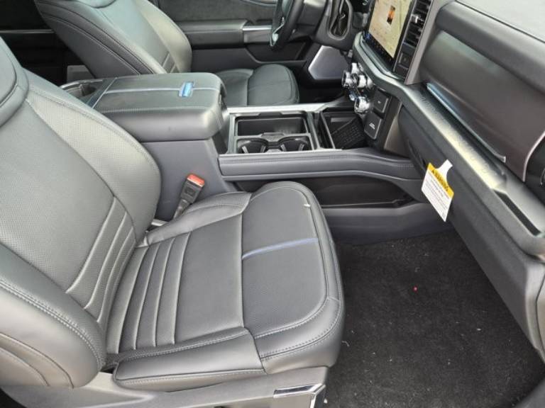 2026 Ford F-250 Super Duty Platinum - Photo 10