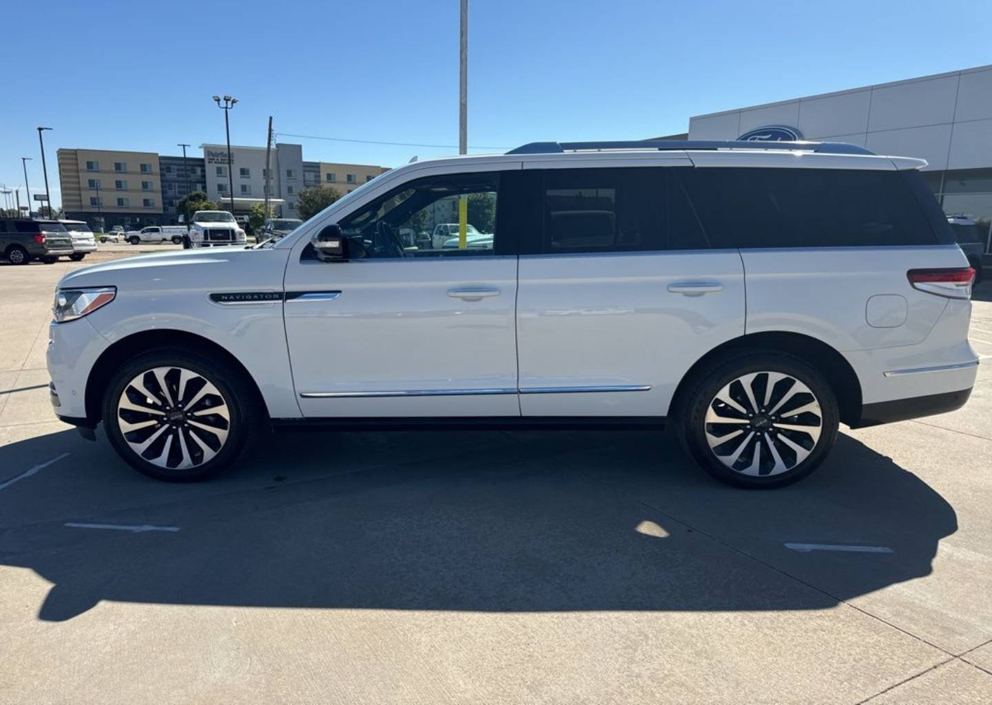 2022 Lincoln Navigator Reserve - Photo 8