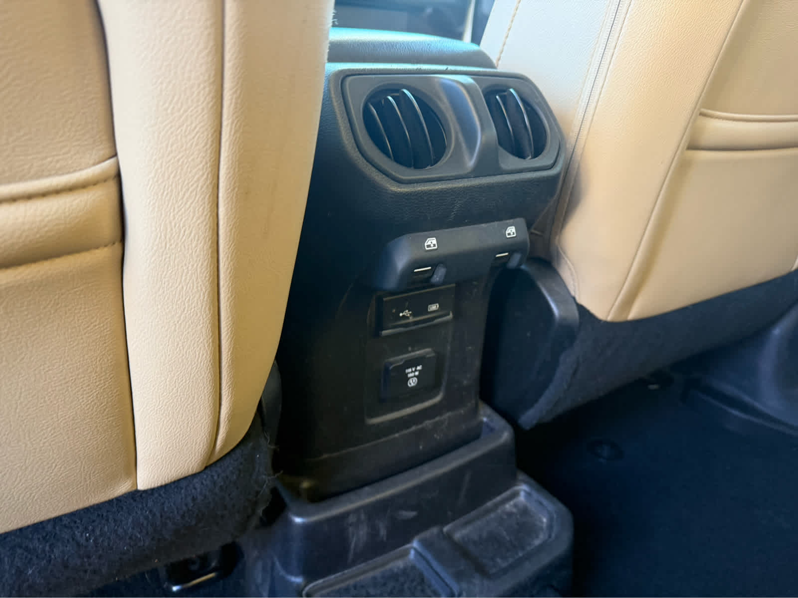 2018 Jeep All-New Wrangler Unlimited Sahara - Photo 17